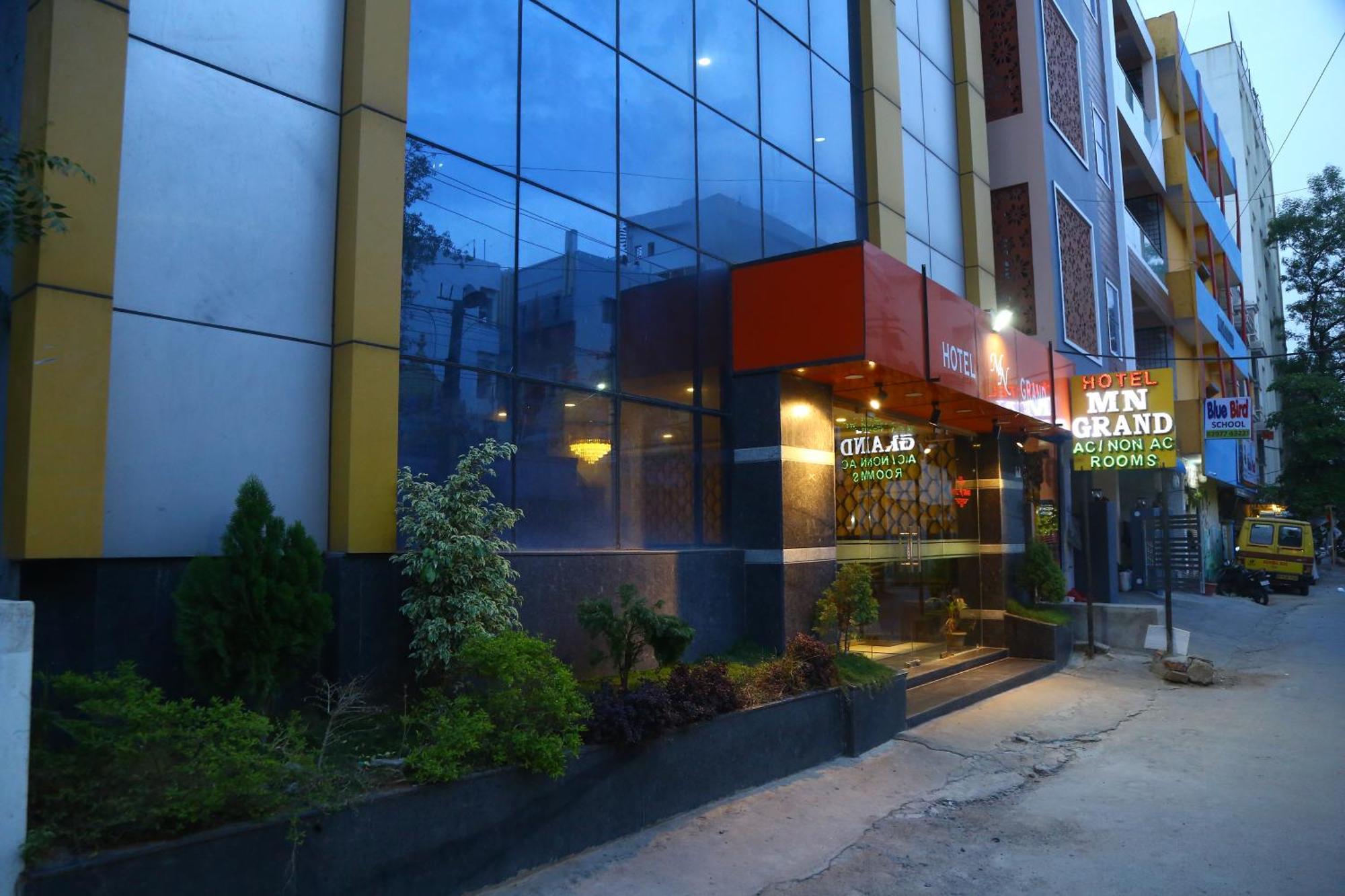 Hotel Mn Grand Shamshabad Airport Zone Hyderabad Eksteriør billede
